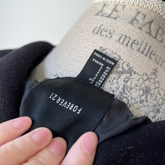 Women's black coat with button front and belt - Picture 9 of 9